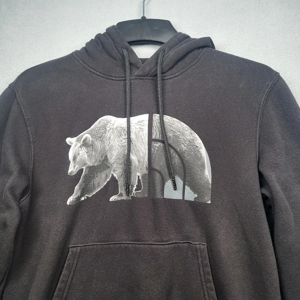 The North Face  Hoodie Men's Small‎ Black Pullover Bear Graphic Sweatshirt